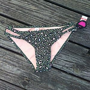 NWT Cheetah bikini bottoms